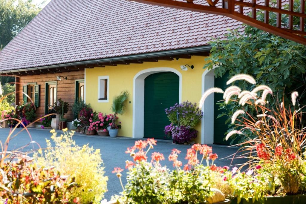 Weingut- Gaestezimmer Marko Leutschach Exterior photo